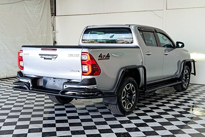 REVO 4WD 2022 2.8G AT DOUBLE CAB SILVER  9937 full