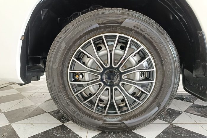 REVO 2WD 2021 2.4J MT STANDARD WHITE  4631 full