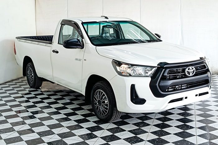 REVO 2WD 2021 2.4J MT STANDARD WHITE  4631 full