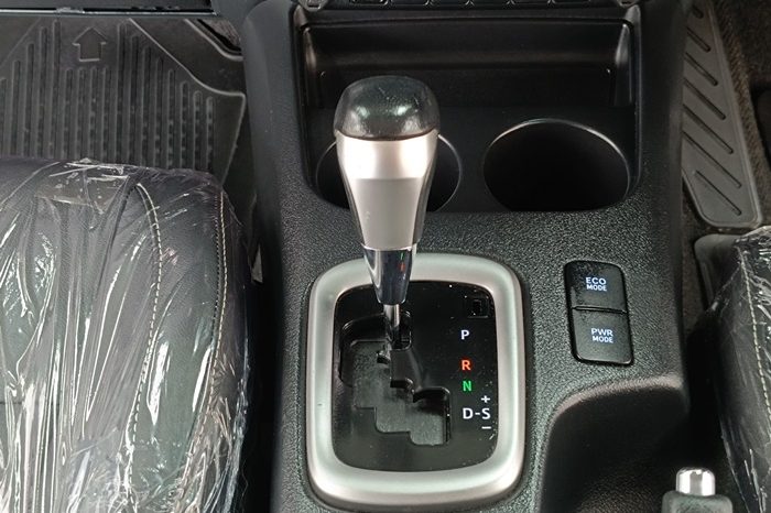 REVO 4WD 2020 2.8G AT DOUBLE CAB SILVER  6923 full
