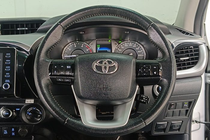 REVO 4WD 2020 2.8G AT DOUBLE CAB SILVER  6923 full