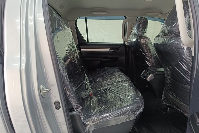 REVO 4WD 2020 2.8G AT DOUBLE CAB SILVER  6923 full
