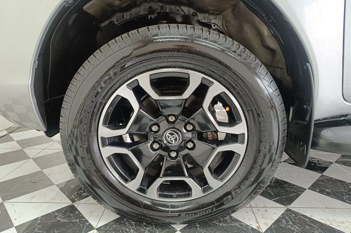 REVO 4WD 2020 2.8G AT DOUBLE CAB SILVER  6923 full