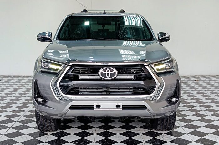REVO 4WD 2020 2.8G AT DOUBLE CAB SILVER  6923 full