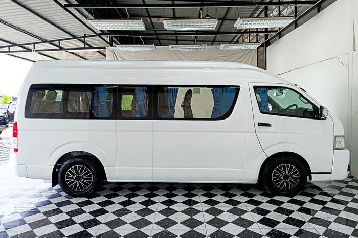 TOYOTA 2WD 2019 3.0 MT COMMUTER WHITE  3531 full