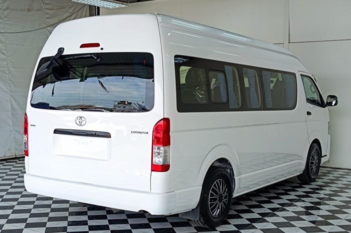 TOYOTA 2WD 2019 3.0 MT COMMUTER WHITE  3531 full