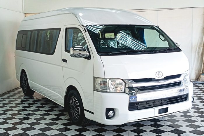 TOYOTA 2WD 2019 3.0 MT COMMUTER WHITE  3531 full