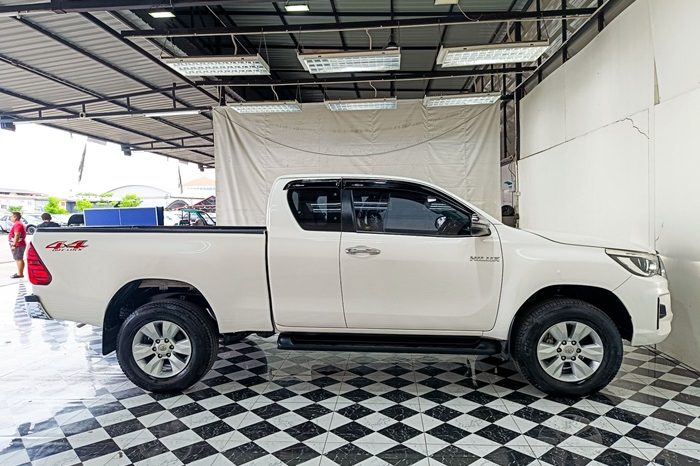 REVO 4WD 2019 2.4E MT SMART CAB WHITE  8620 full