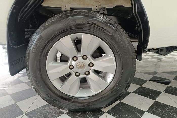 REVO 4WD 2019 2.4E MT SMART CAB WHITE  8620 full