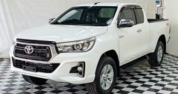 REVO 4WD 2019 2.4E MT SMART CAB WHITE  8620