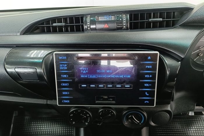 REVO 2WD 2018 2.4J MT STANDARD SILVER  855 full