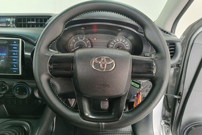 REVO 2WD 2018 2.4J MT STANDARD SILVER  855 full