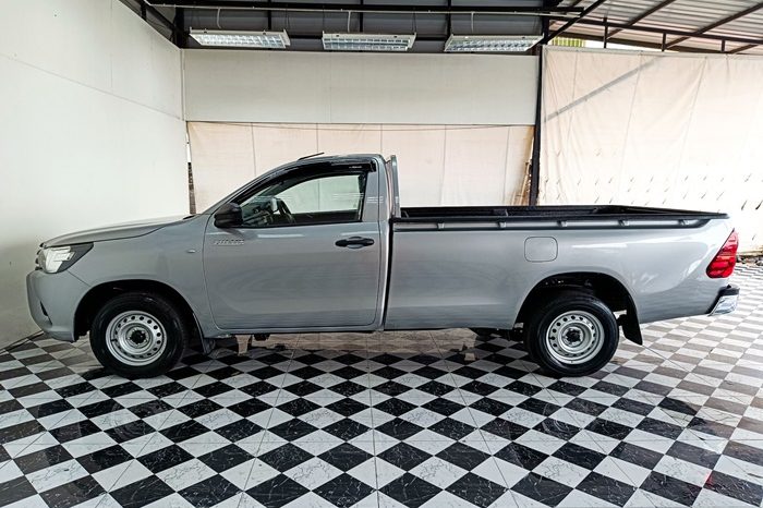 REVO 2WD 2018 2.4J MT STANDARD SILVER  855 full