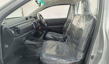 REVO 2WD 2018 2.4J MT STANDARD SILVER  855 full
