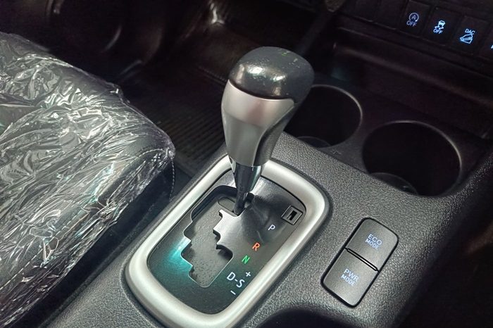 REVO 4WD 2018 2.8G AT DOUBLE CAB WHITE 8333 full