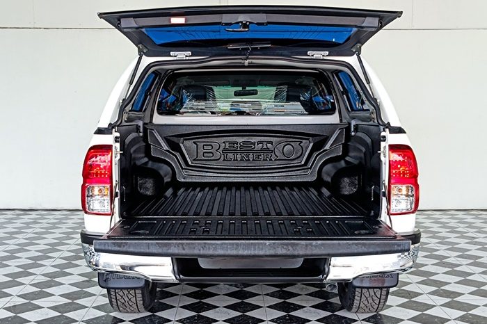 REVO 4WD 2018 2.8G AT DOUBLE CAB WHITE 8333 full