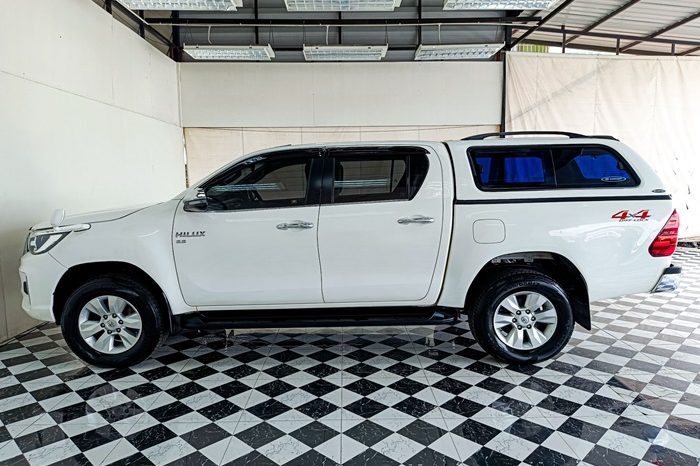 REVO 4WD 2018 2.8G AT DOUBLE CAB WHITE 8333 full
