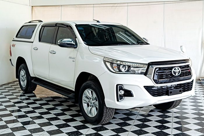 REVO 4WD 2018 2.8G AT DOUBLE CAB WHITE 8333 full