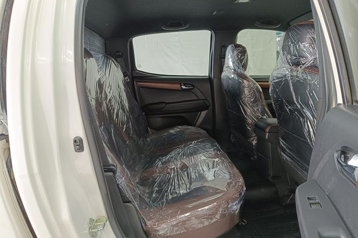 ISUZU 4WD 2018 3.0 AT DOUBLE CAB WHITE  4078 full