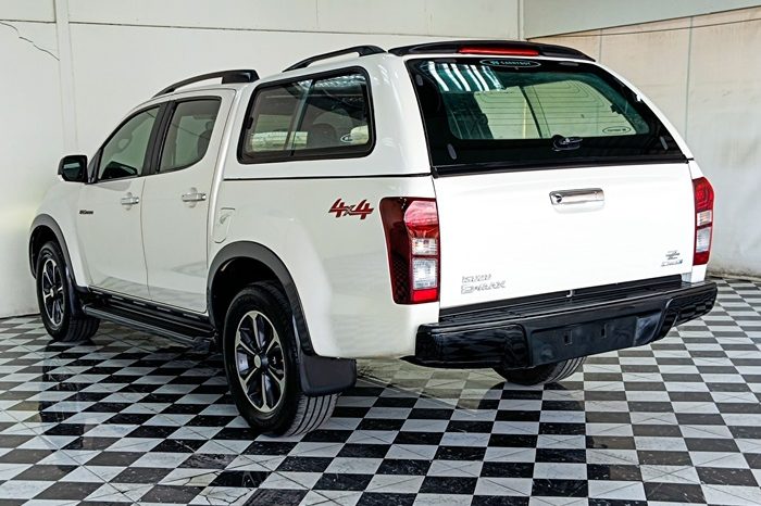 ISUZU 4WD 2018 3.0 AT DOUBLE CAB WHITE  4078 full
