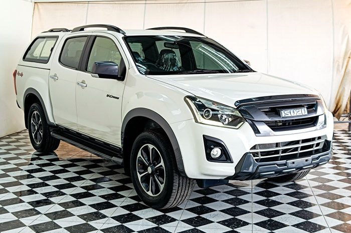 ISUZU 4WD 2018 3.0 AT DOUBLE CAB WHITE  4078 full