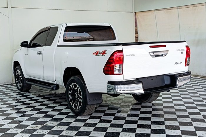 REVO 4WD 2018 2.4E MT SMART CAB WHITE  5056 full