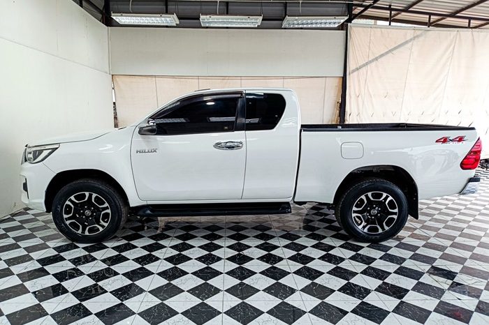 REVO 4WD 2018 2.4E MT SMART CAB WHITE  5056 full