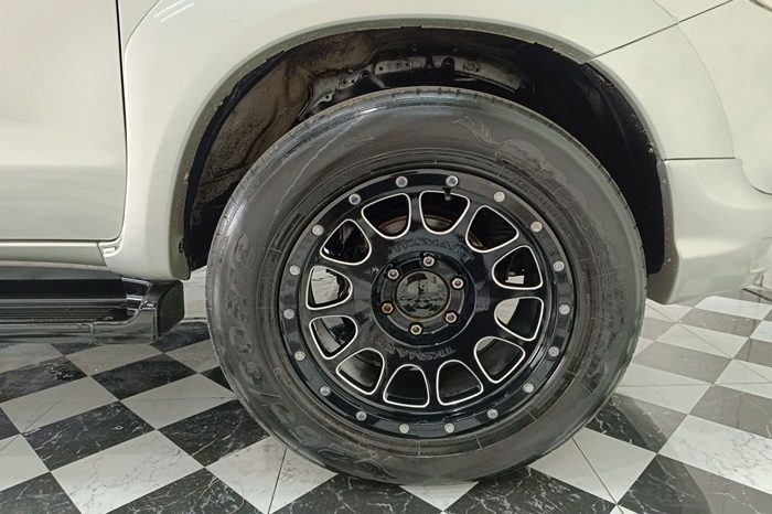 TOYOTA 4WD 2007 3.0V MT FORTUNER SILVER  3262 full