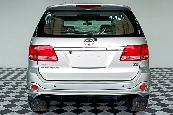 TOYOTA 4WD 2007 3.0V MT FORTUNER SILVER  3262 full