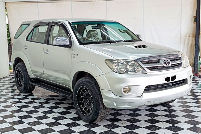 TOYOTA 4WD 2007 3.0V MT FORTUNER SILVER  3262 full