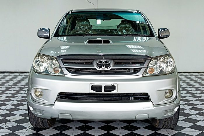 TOYOTA 4WD 2007 3.0V MT FORTUNER SILVER  3262 full