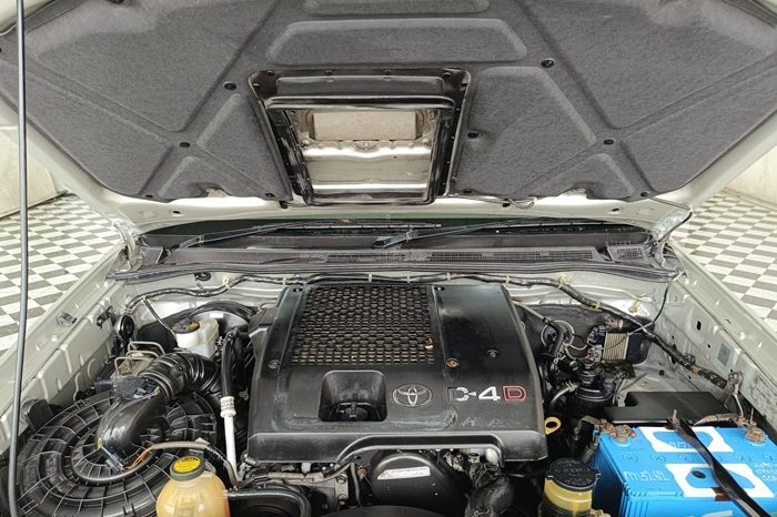 TOYOTA 4WD 2007 3.0V MT FORTUNER SILVER  3262 full