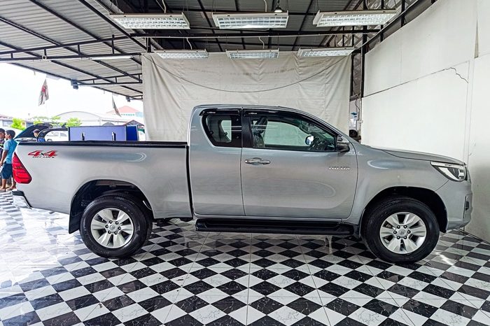 REVO 4WD 2020 2.4E MT SMART CAB SILVER  4634 full