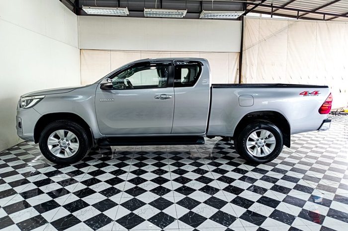REVO 4WD 2020 2.4E MT SMART CAB SILVER  4634 full