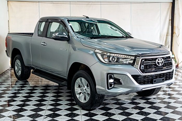 REVO 4WD 2020 2.4E MT SMART CAB SILVER  4634 full