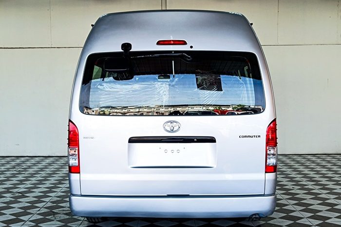 TOYOTA 2WD 2016 3.0 MT COMMUTER SILVER  1391 full