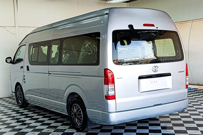 TOYOTA 2WD 2016 3.0 MT COMMUTER SILVER  1391 full