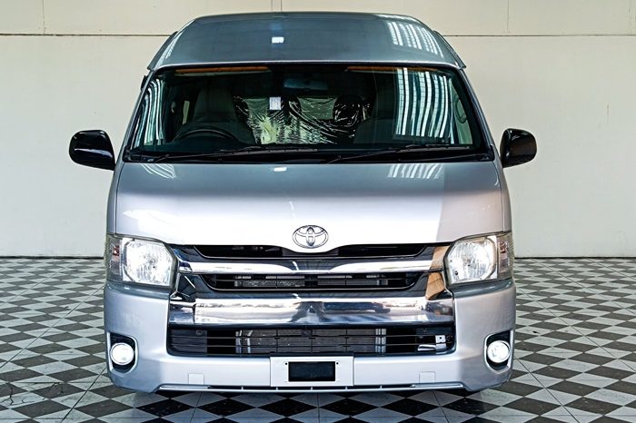TOYOTA 2WD 2016 3.0 MT COMMUTER SILVER  1391 full