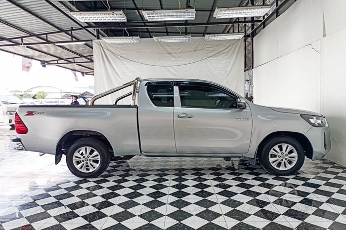 REVO 2WD 2021 2.4J AT SMART CAB SILVER  6794 full