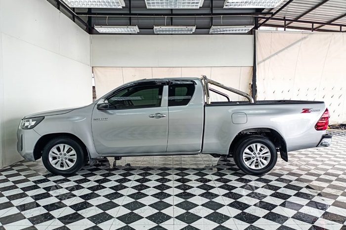 REVO 2WD 2021 2.4J AT SMART CAB SILVER  6794 full