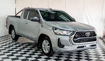 REVO 2WD 2021 2.4J AT SMART CAB SILVER  6794 full