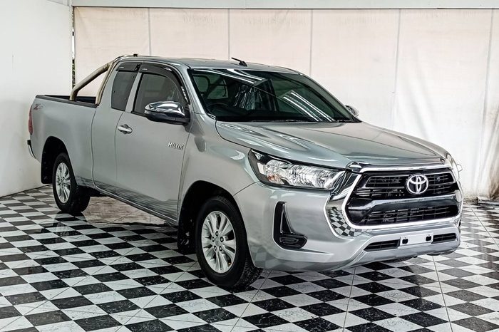 REVO 2WD 2021 2.4J AT SMART CAB SILVER  6794 full