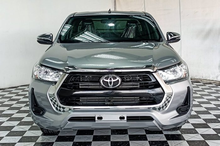 REVO 2WD 2021 2.4J AT SMART CAB SILVER  6794 full