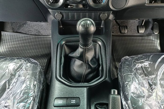 REVO 2WD 2019 2.4J AT DOUBLE CAB SILVER  5816 full