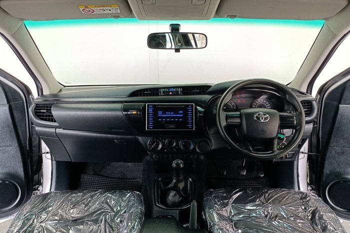 REVO 2WD 2019 2.4J AT DOUBLE CAB SILVER  5816 full