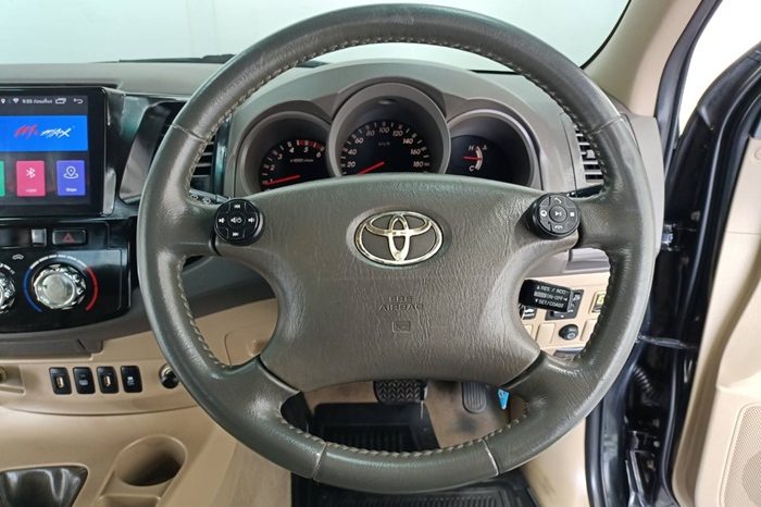 VIGO 4WD 2011 3.0G AT DOUBLE CAB BLACK  6947 full