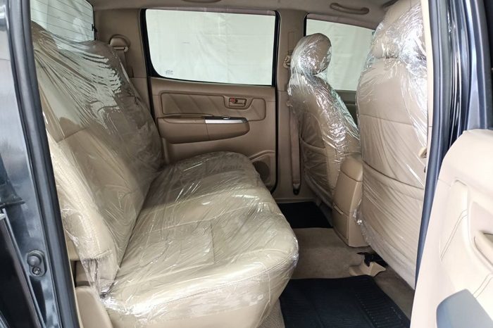 VIGO 4WD 2011 3.0G AT DOUBLE CAB BLACK  6947 full