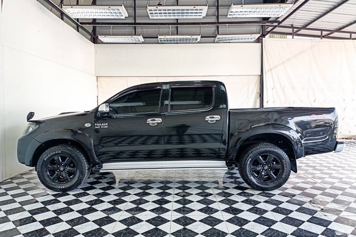 VIGO 4WD 2011 3.0G AT DOUBLE CAB BLACK  6947 full