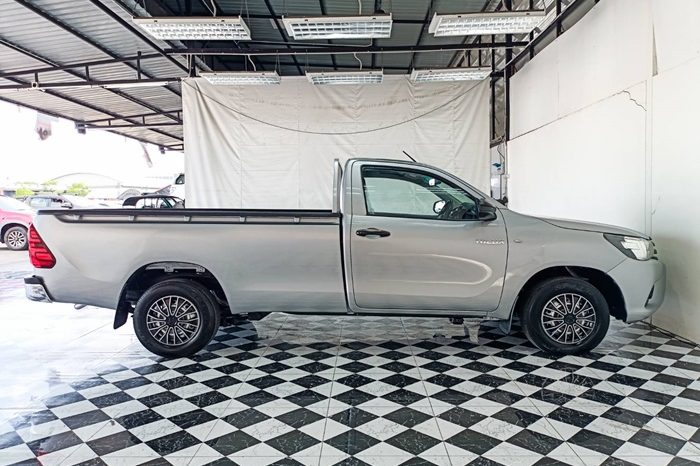 REVO 2WD 2018 2.4J MT STANDARD SILVER  7114 full