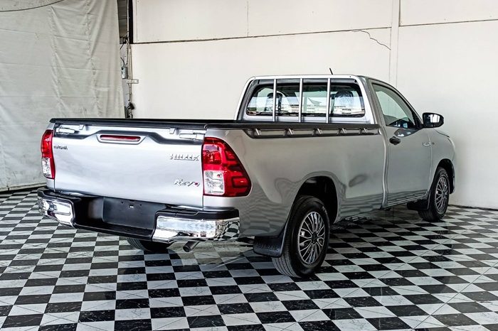 REVO 2WD 2018 2.4J MT STANDARD SILVER  7114 full